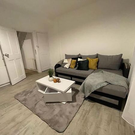 Comfortable 2 Bedroom On Tower Bridge London Bagian luar foto