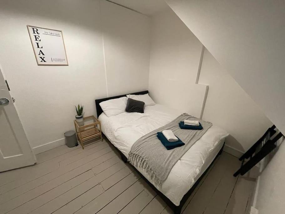 Comfortable 2 Bedroom On Tower Bridge London Bagian luar foto