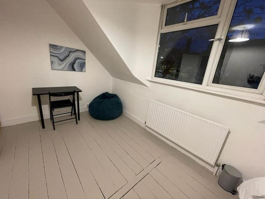Comfortable 2 Bedroom On Tower Bridge London Bagian luar foto