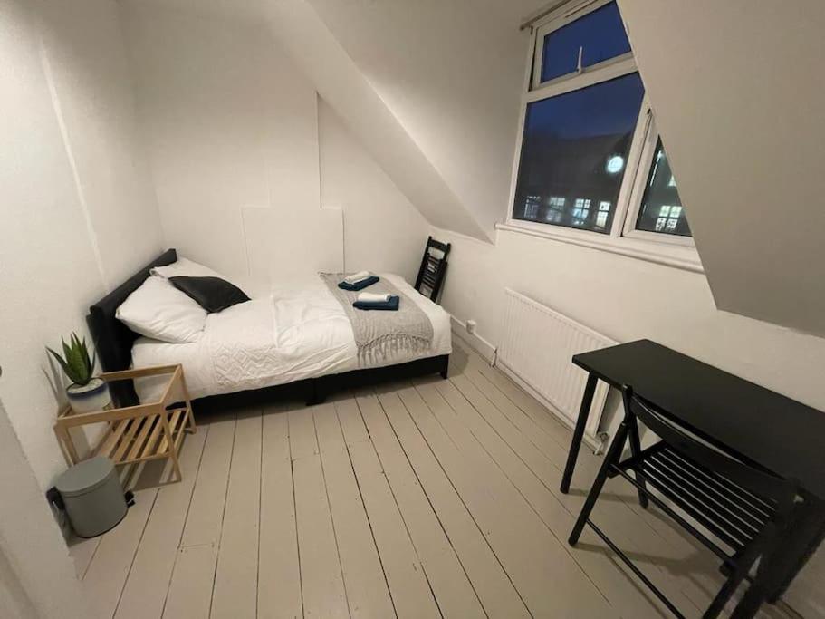 Comfortable 2 Bedroom On Tower Bridge London Bagian luar foto