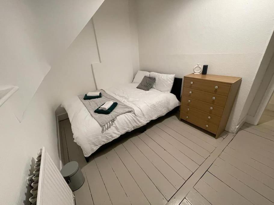 Comfortable 2 Bedroom On Tower Bridge London Bagian luar foto